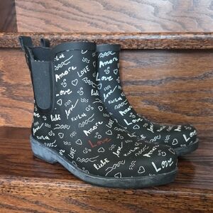 ED Ellen Degeneres "Wallita" Love Print Rain Boots